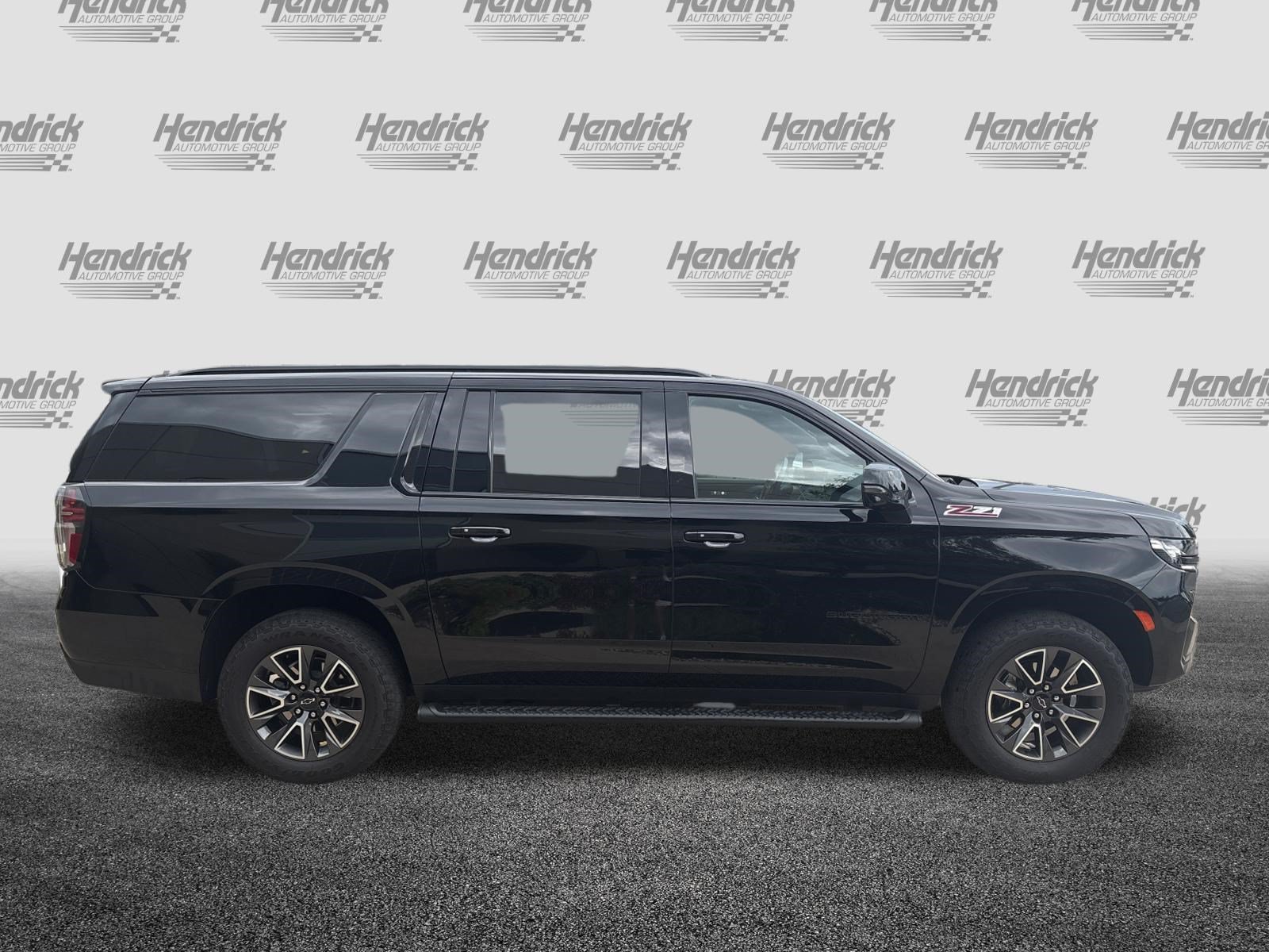 Used 2023 Chevrolet Suburban Z71 w/ Luxury Package AWD/4WD image 11