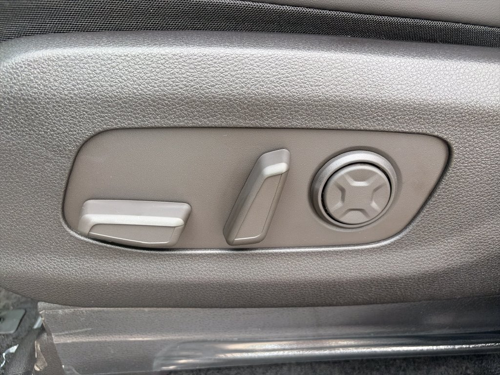New 2027 Kia Carnival FWD image 15