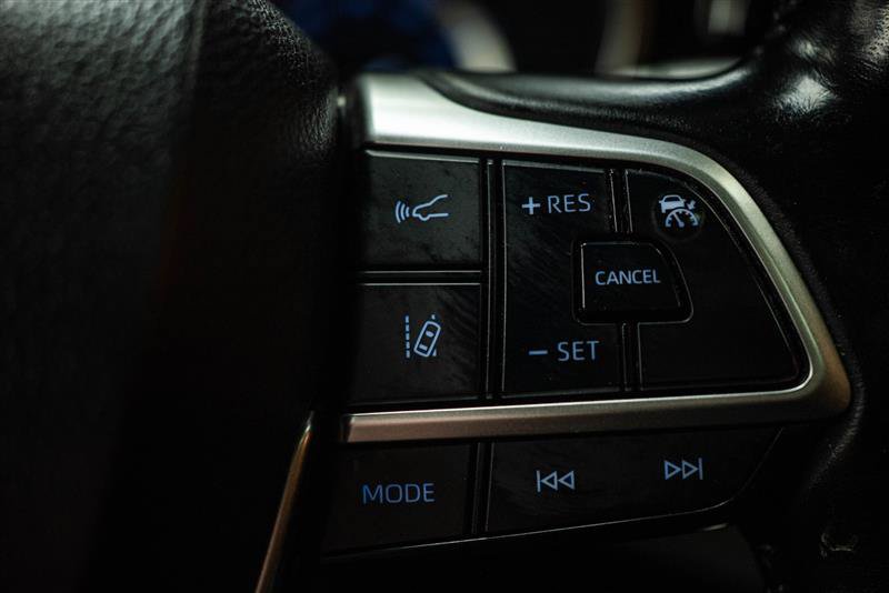 Used 2022 Toyota Highlander XLE AWD/4WD image 20