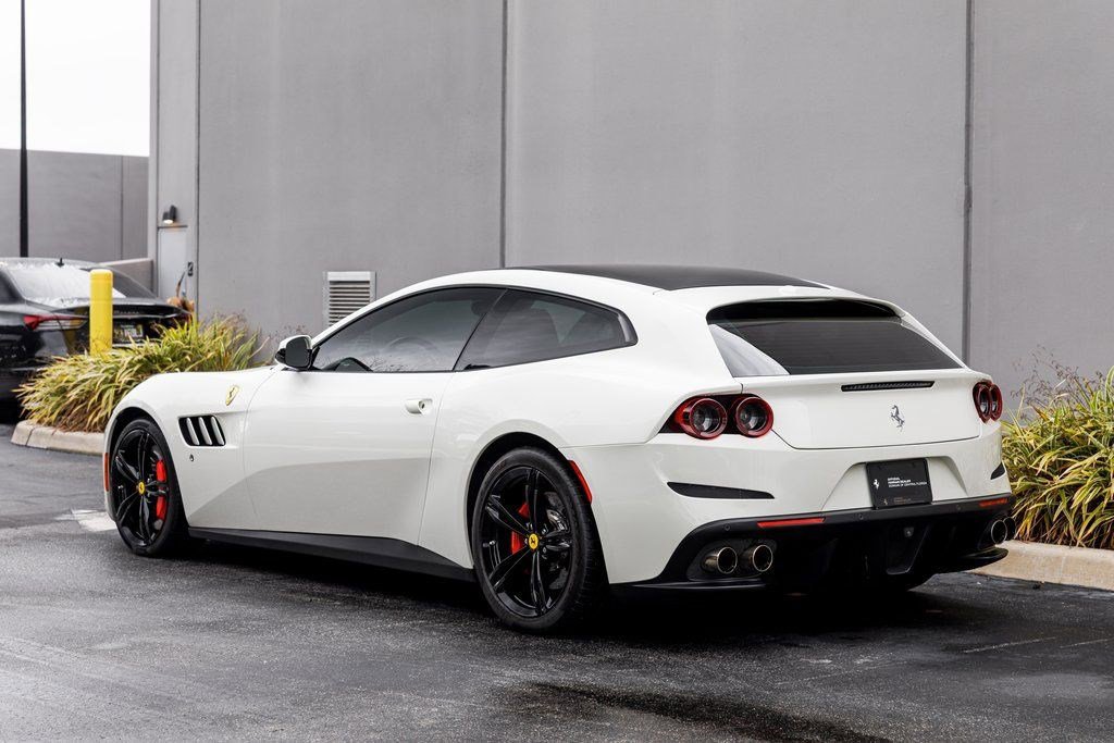 Used 2019 Ferrari GTC4Lusso image 3