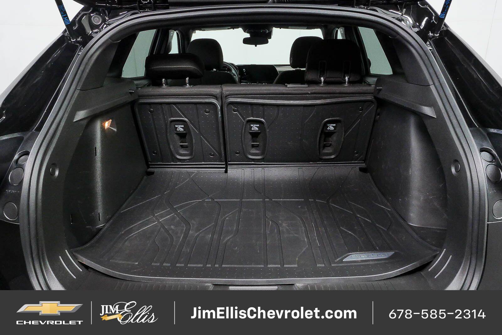 Certified 2025 Chevrolet Trax RS w/ Sunroof Package FWD image 28