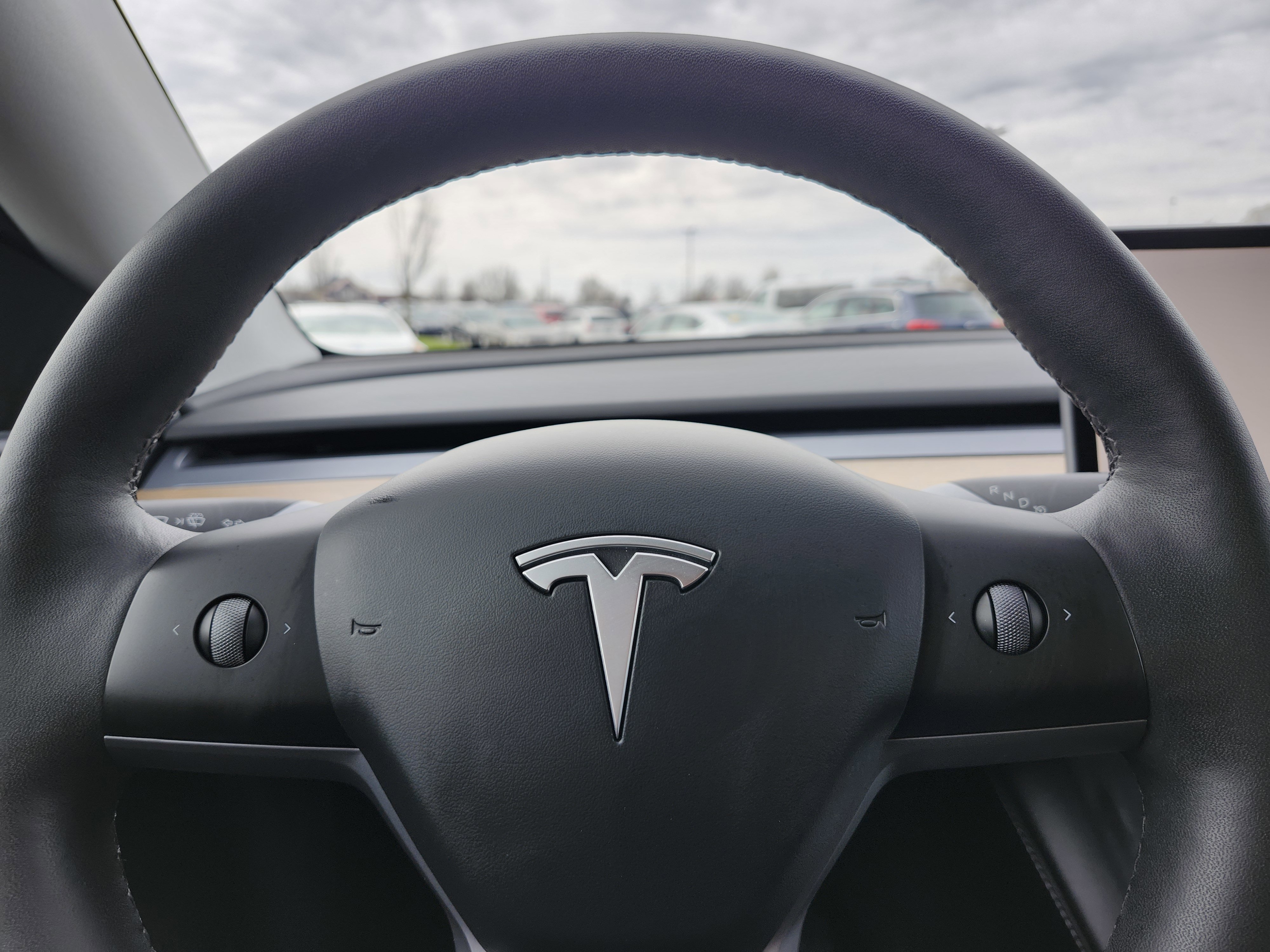 Used 2024 Tesla Model Y Long Range AWD/4WD image 29