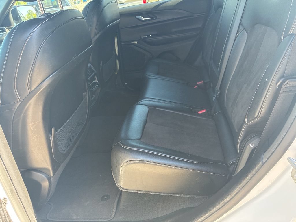 Used 2023 Jeep Grand Cherokee Altitude AWD/4WD image 17