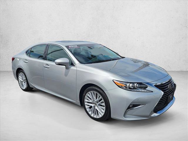 Used 2016 Lexus ES 350 w/ Luxury Package w/Wood Trim image 3