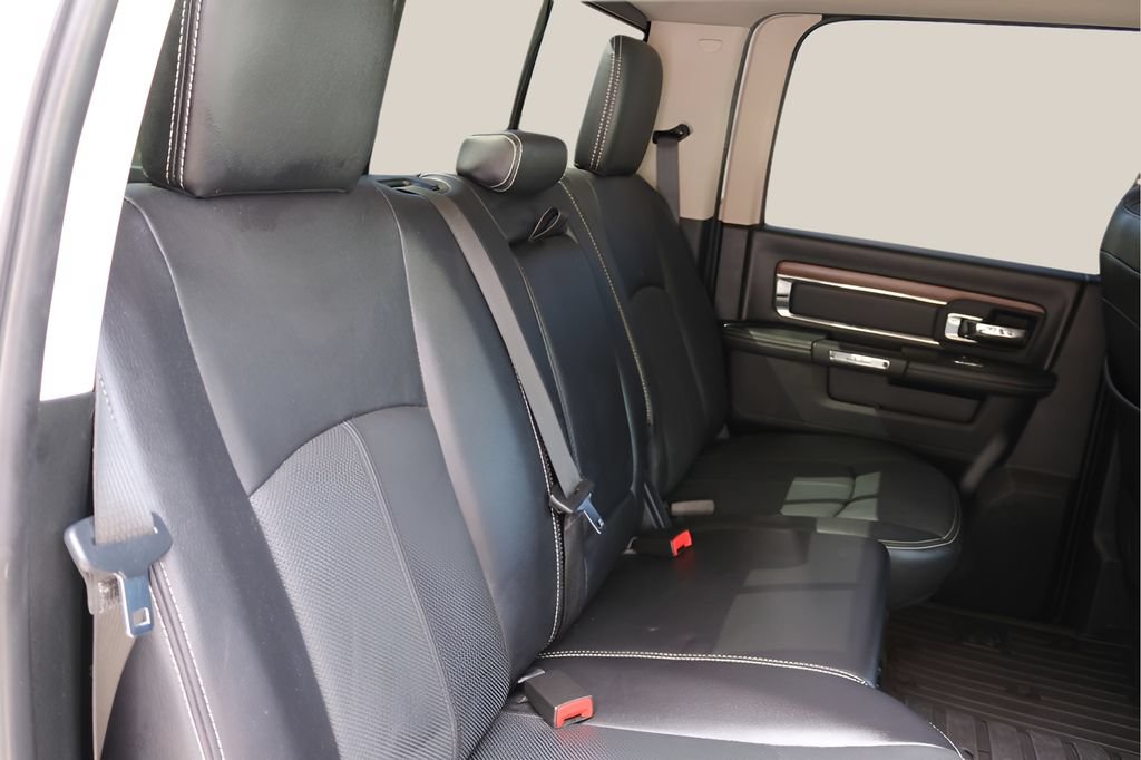 Used 2018 RAM 1500 Laramie w/ Convenience Group AWD/4WD image 17