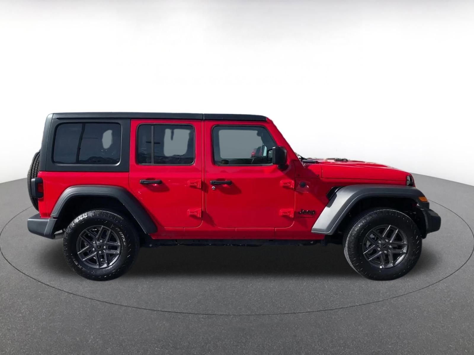 Used 2025 Jeep Wrangler Sport S image 16