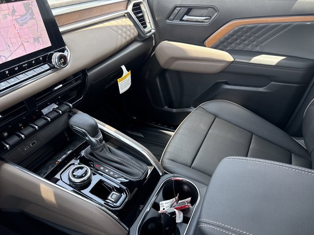 New 2026 GMC Canyon Denali w/ LPO, Denali Black Edition AWD/4WD image 25