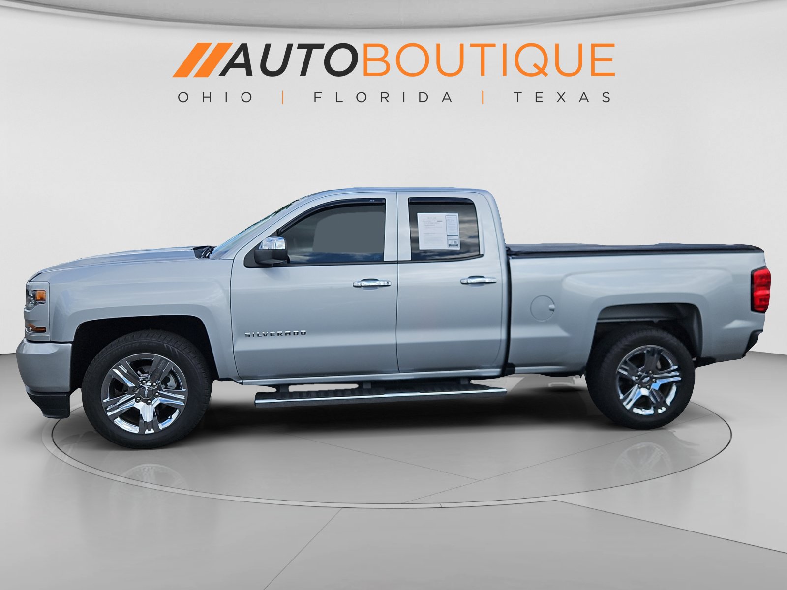 Used 2018 Chevrolet Silverado 1500 Custom RWD image 2