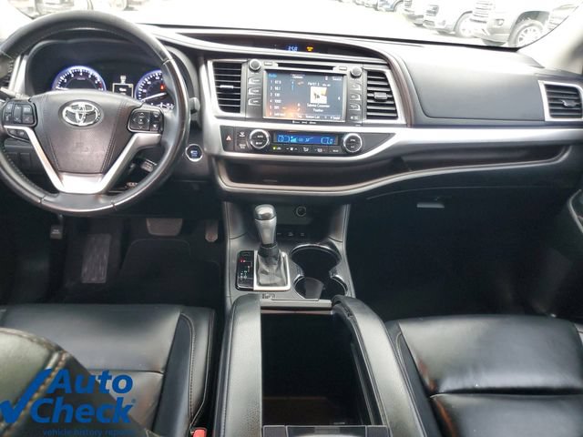 Used 2016 Toyota Highlander XLE AWD/4WD image 16