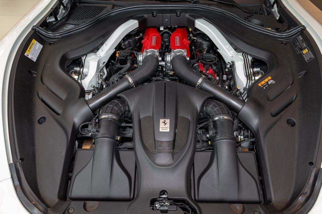 Used 2024 Ferrari Roma Spider image 35