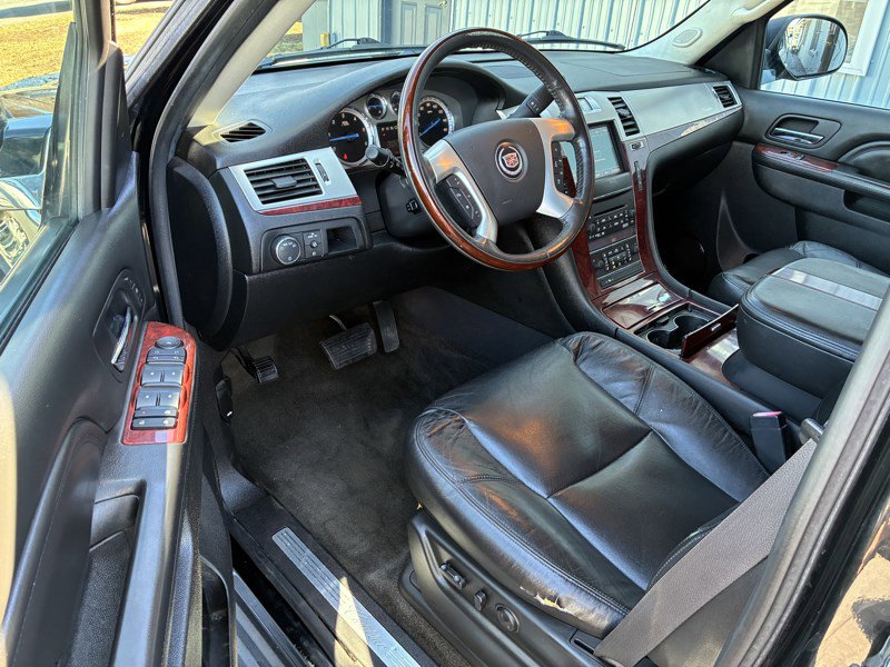 Used 2011 Cadillac Escalade EXT Luxury image 8