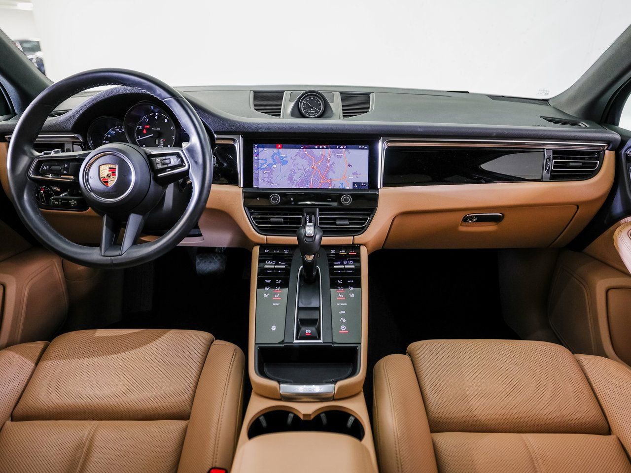 Certified 2023 Porsche Macan image 25