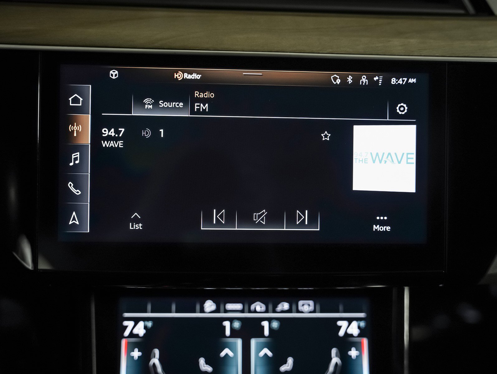 Used 2024 Audi Q8 e-tron Premium Plus image 21