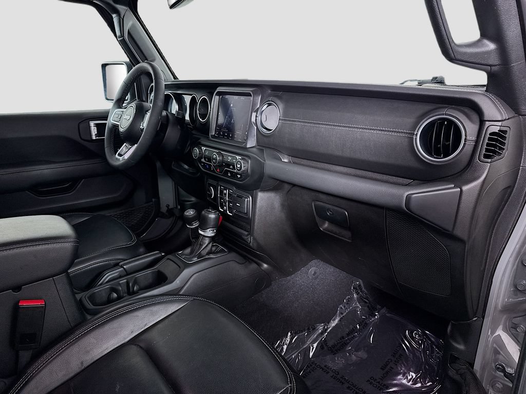 Used 2023 Jeep Wrangler Unlimited Sahara AWD/4WD image 35