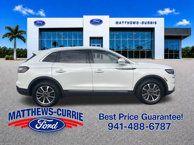 Used 2023 Lincoln Nautilus FWD w/ Premium Package image 3