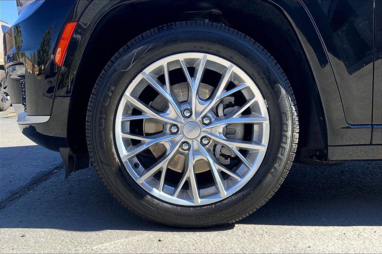 Certified 2021 Jeep Grand Cherokee L Summit w/ Advanced Protech Group IV image 9