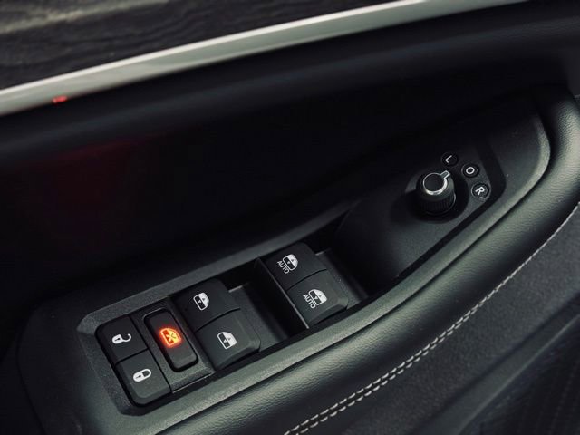 New 2026 Jeep Grand Cherokee Altitude image 12