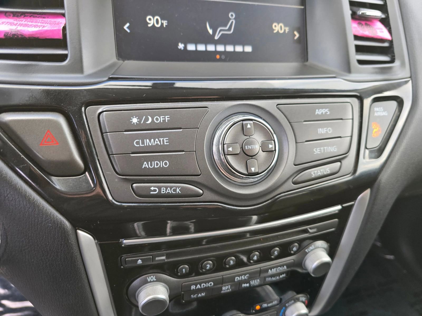 Used 2019 Nissan Pathfinder S image 29