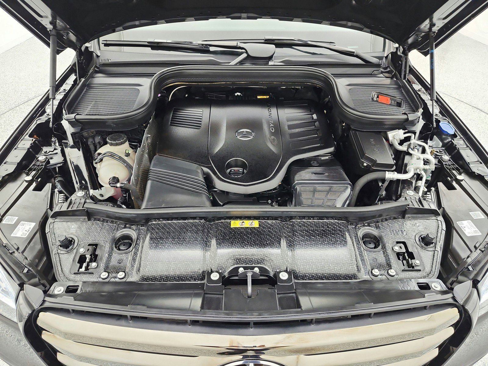 Certified 2024 Mercedes-Benz GLS 450 4MATIC image 18