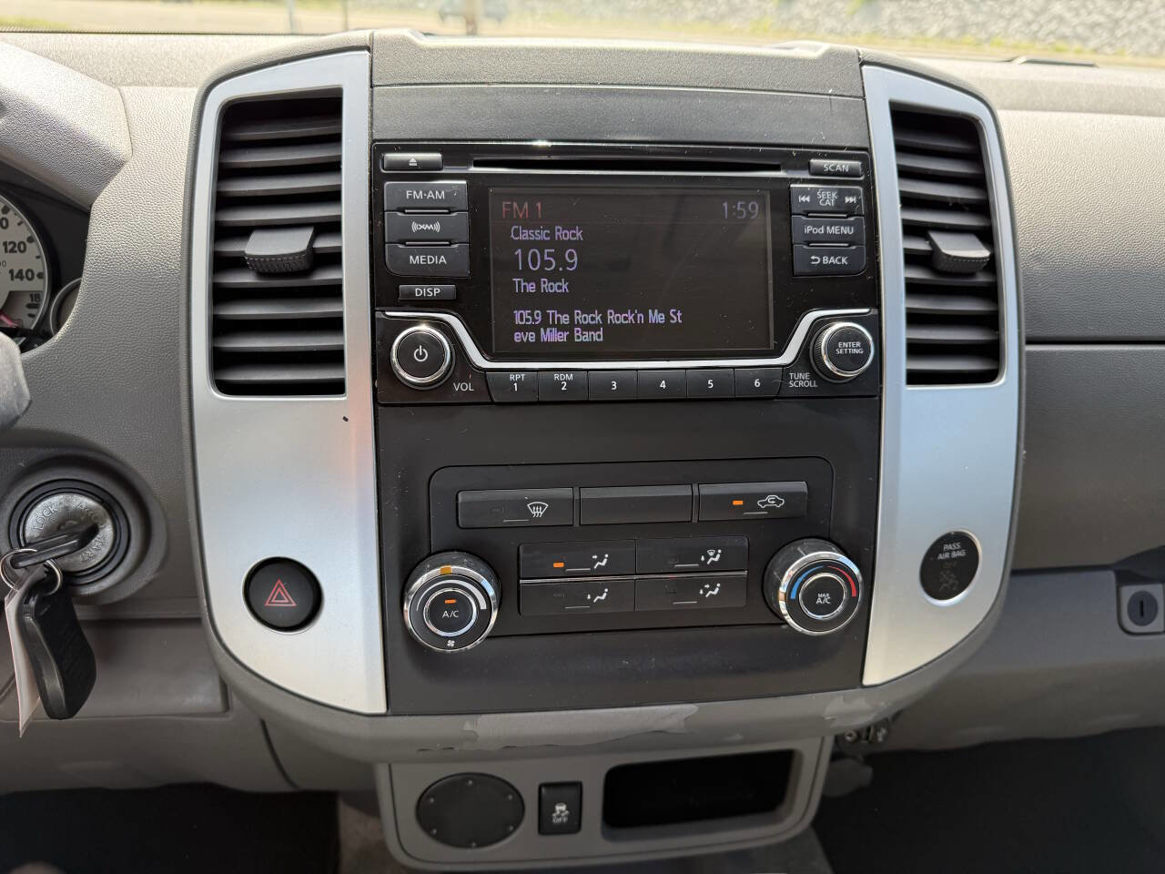 Used 2017 Nissan Frontier Desert Runner RWD image 10