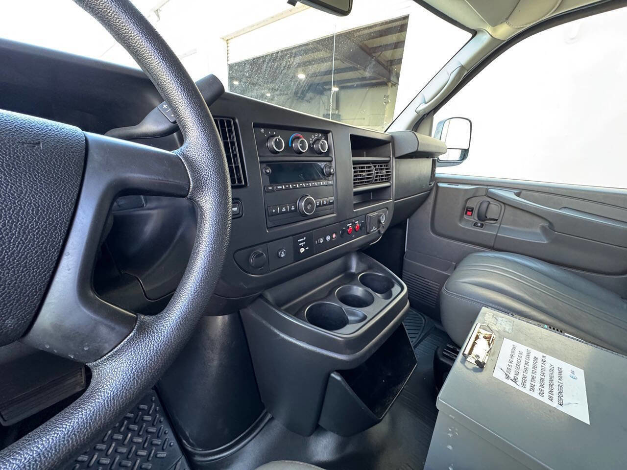 Used 2015 Chevrolet Express 2500 RWD image 18