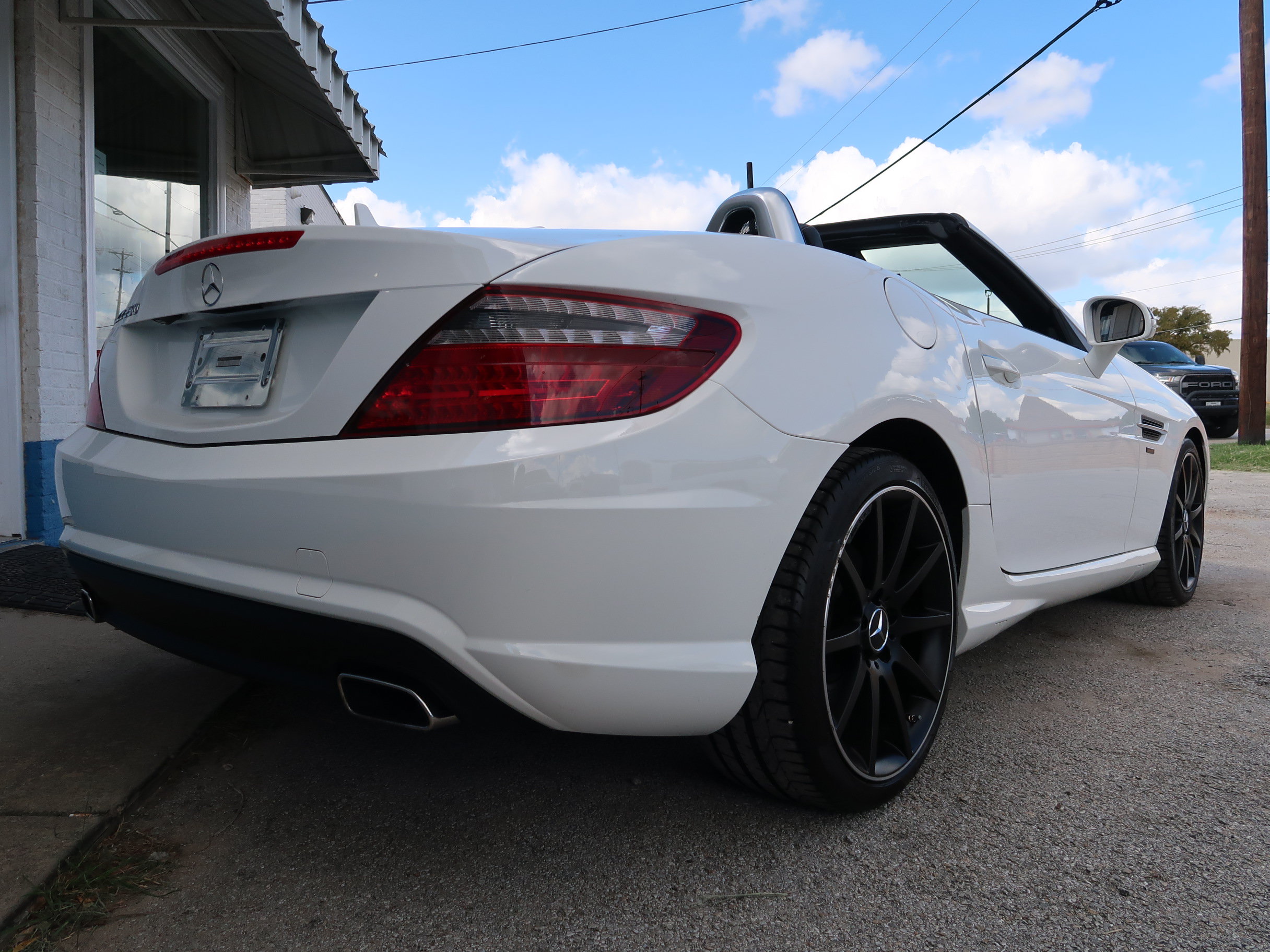 Used 2015 Mercedes-Benz SLK 250 image 10