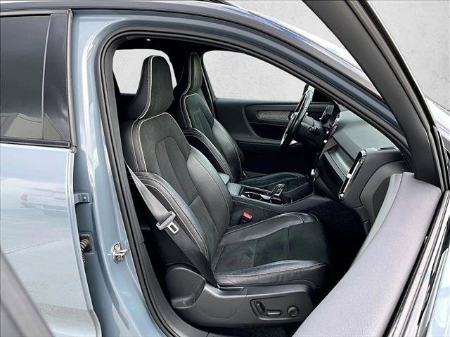 Used 2021 Volvo XC40 P8 Recharge w/ Protection Package Premier AWD/4WD image 9