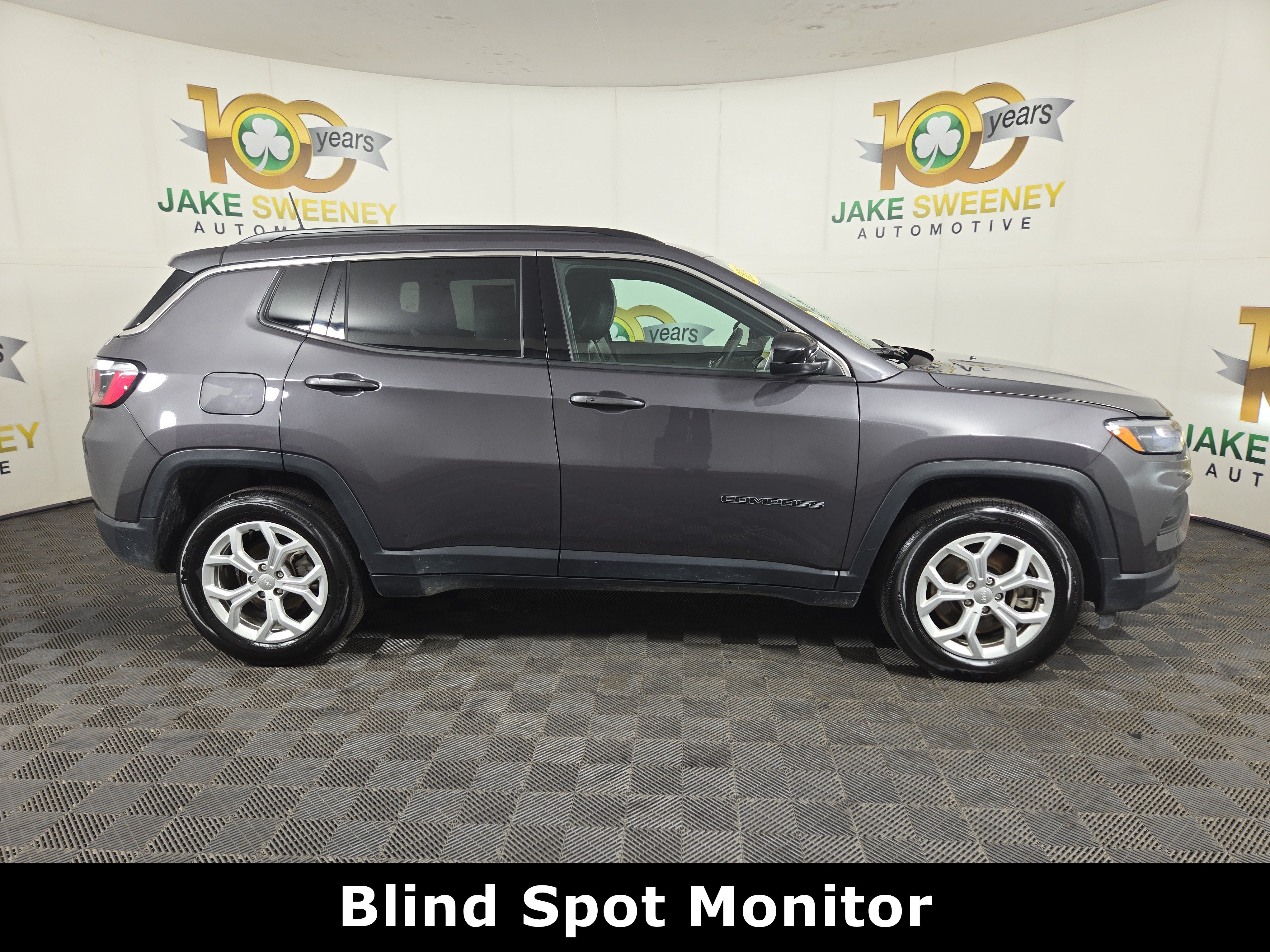 Used 2024 Jeep Compass Latitude AWD/4WD image 10