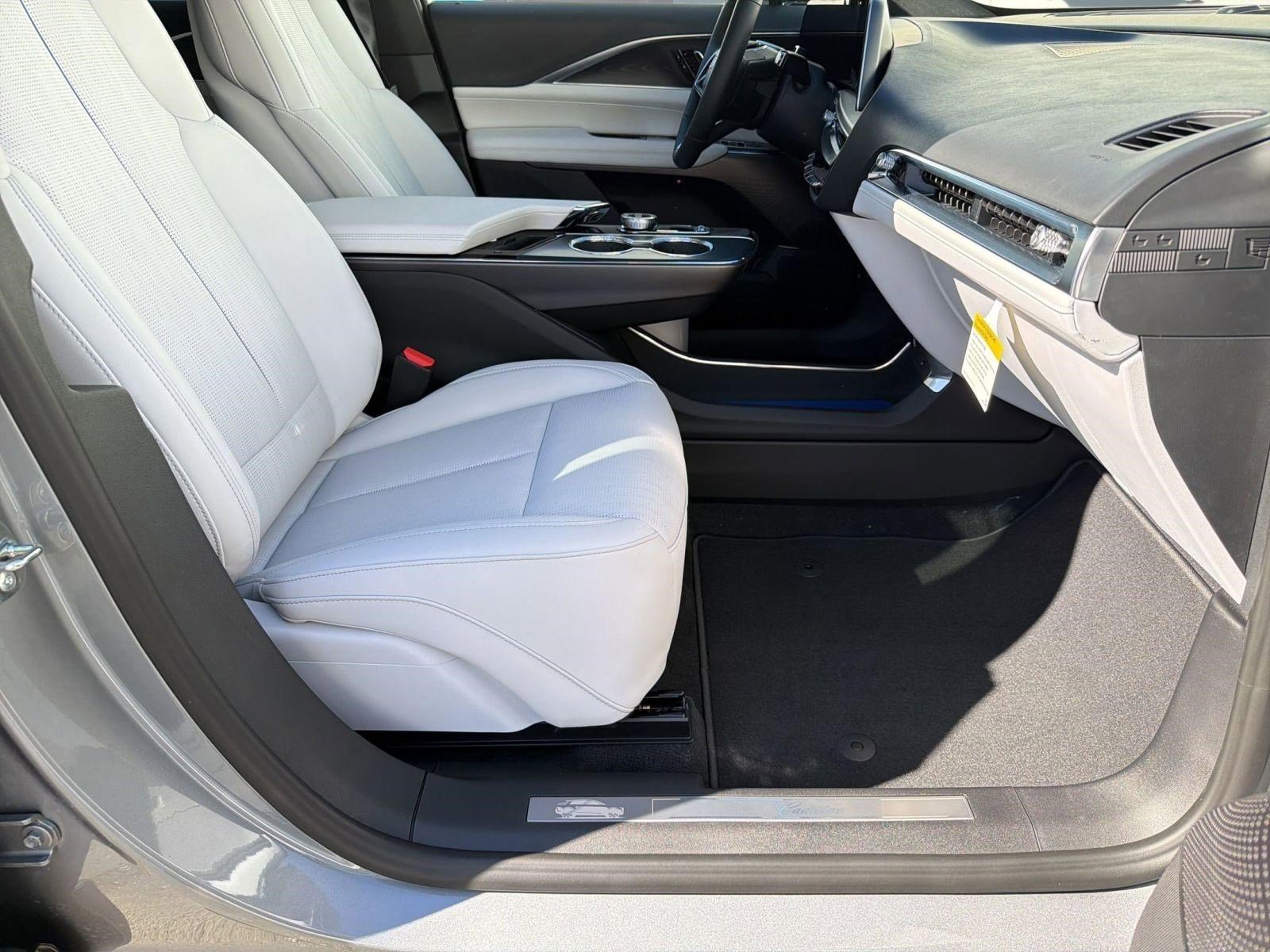 New 2026 Cadillac Lyriq Luxury RWD image 31