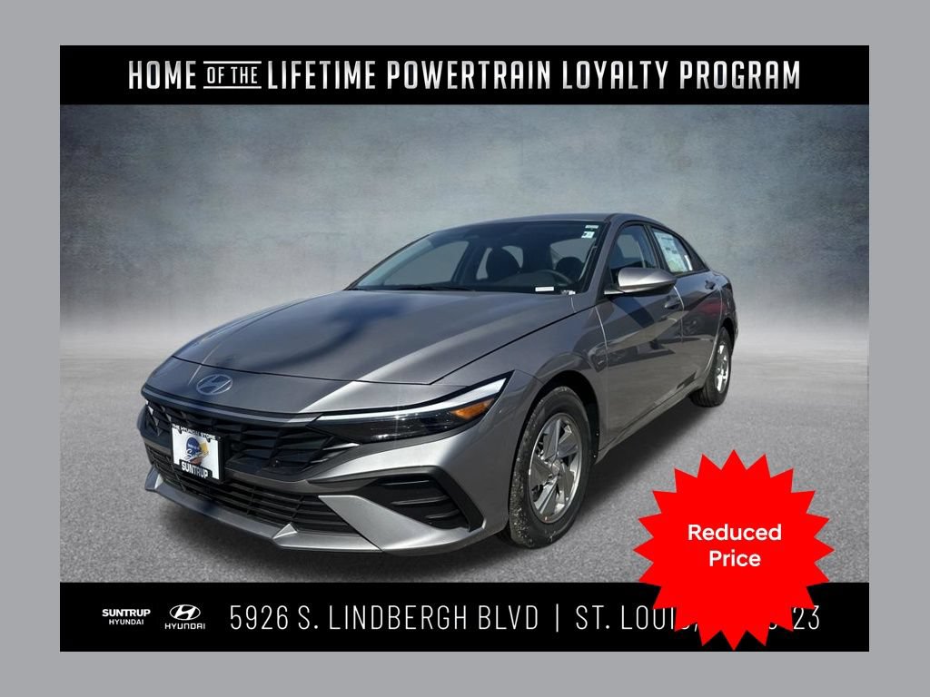 Used 2026 Hyundai Elantra SE FWD image 1