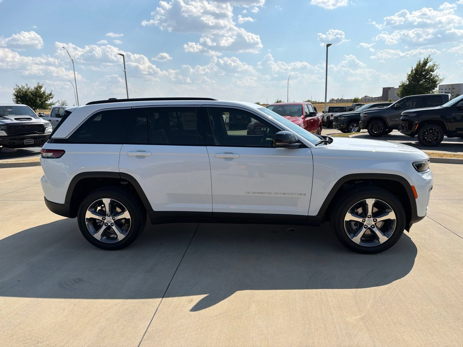 New 2026 Jeep Grand Cherokee Limited AWD/4WD image 6