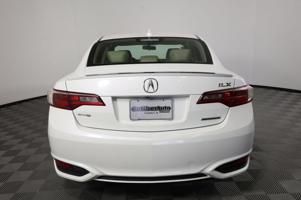 Used 2018 Acura ILX w/ Special Edition Package FWD image 3