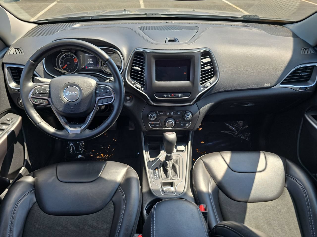 Used 2021 Jeep Cherokee Latitude Plus FWD image 23