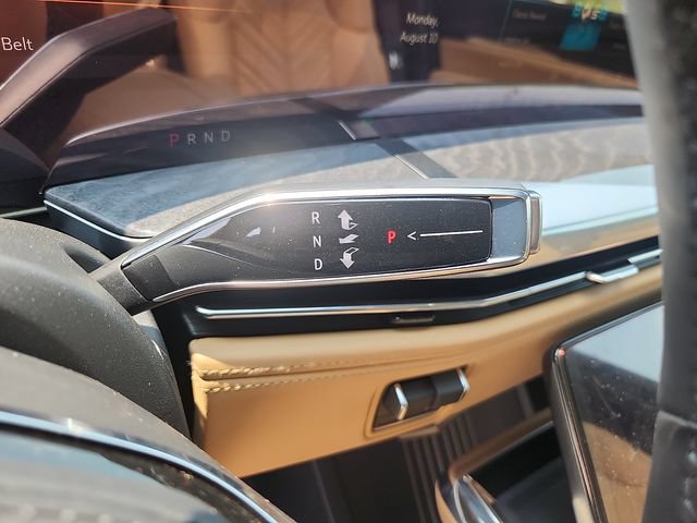 New 2026 Cadillac Escalade IQL Sport 2 w/ LPO, ONYX Package AWD/4WD image 11