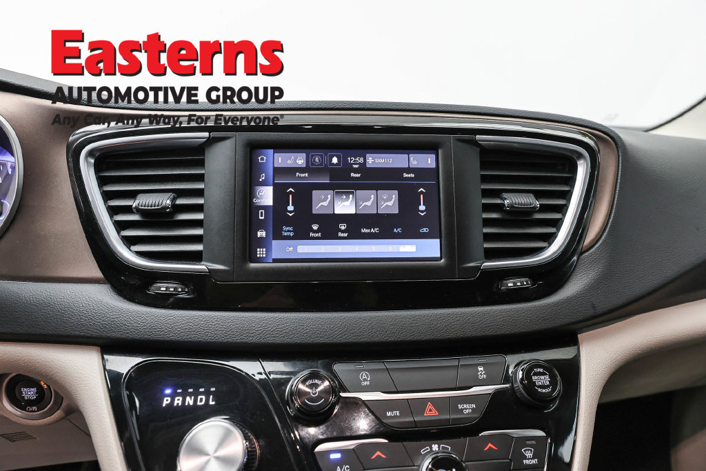 Used 2023 Chrysler Voyager LX FWD image 14