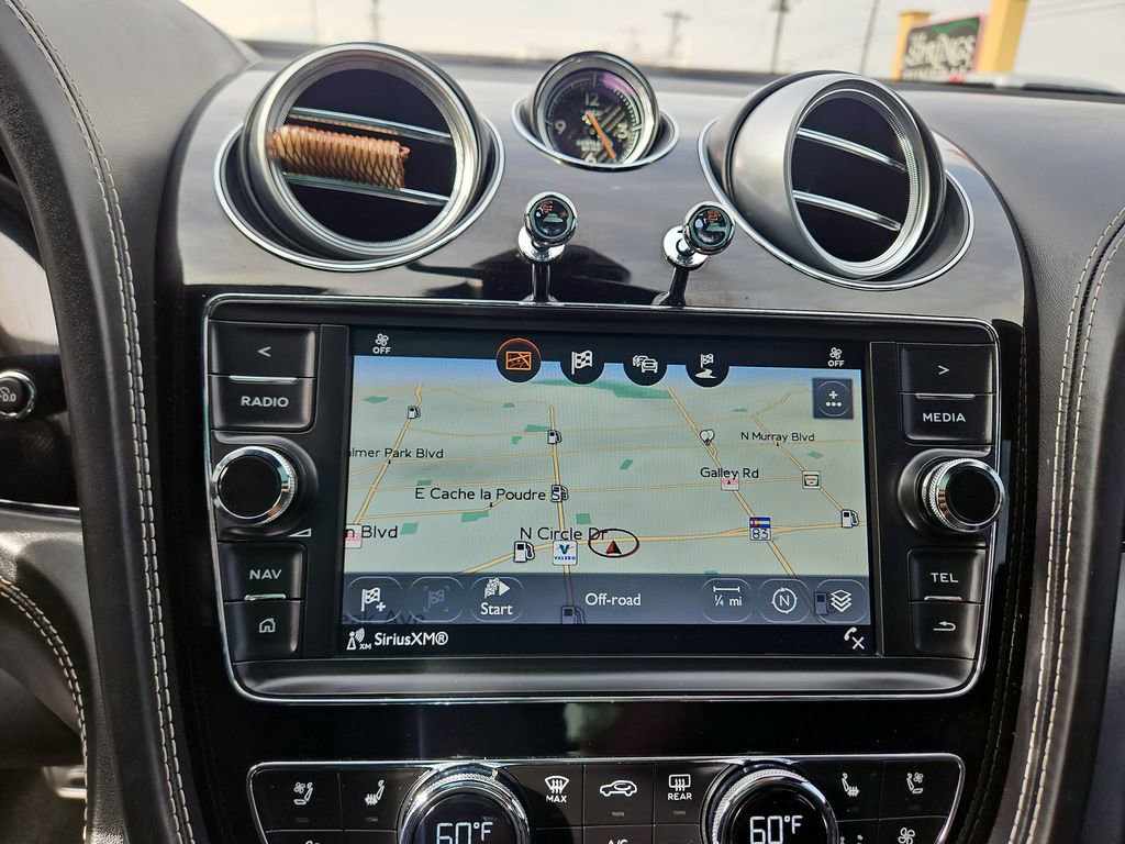 Used 2017 Bentley Bentayga image 19