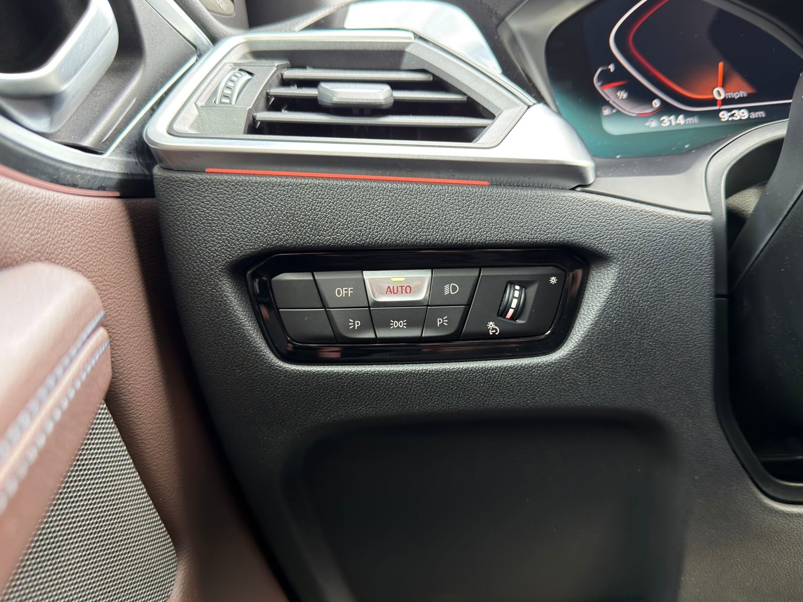 Certified 2023 BMW 430i Convertible w/ Premium Package image 17