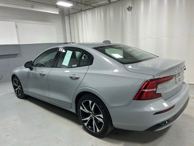 Used 2025 Volvo S60 B5 Core image 2