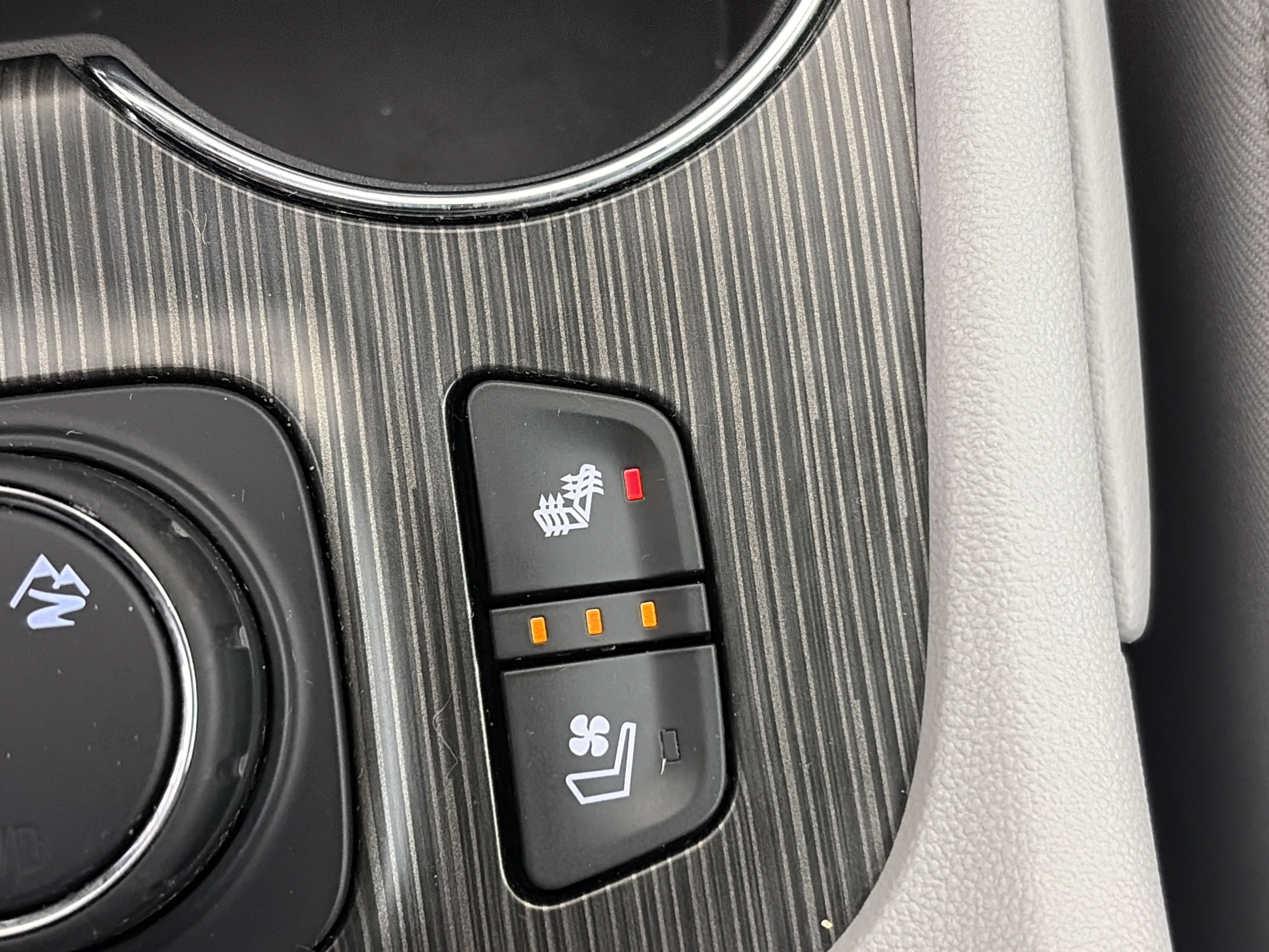 Certified 2022 GMC Acadia SLT w/ Preferred Package AWD/4WD image 29