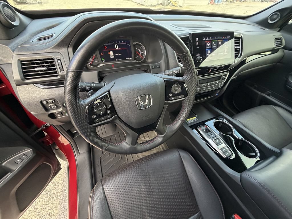 Used 2024 Honda Passport Black Edition image 19