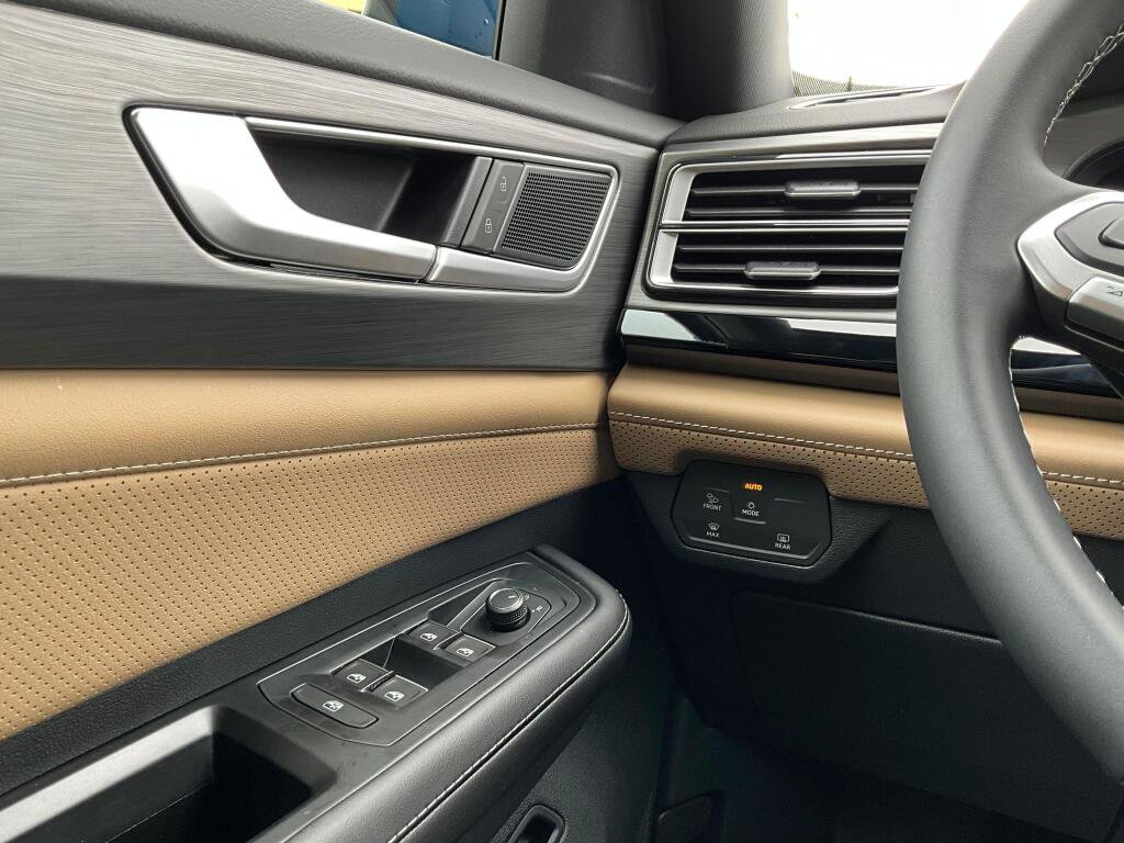 New 2026 Volkswagen Atlas Cross Sport SE AWD/4WD image 23