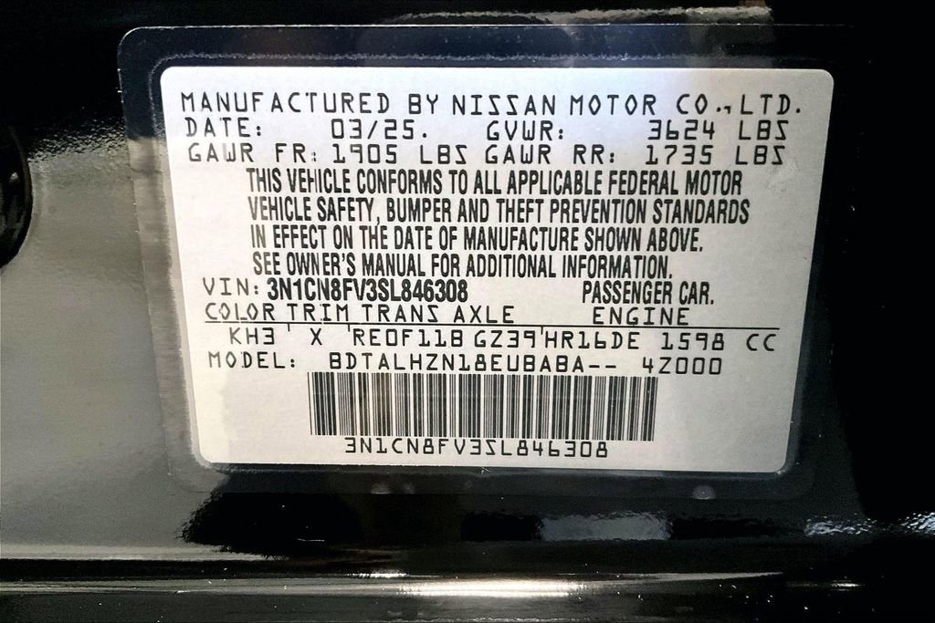 Used 2025 Nissan Versa SR w/ Trunk Package image 32