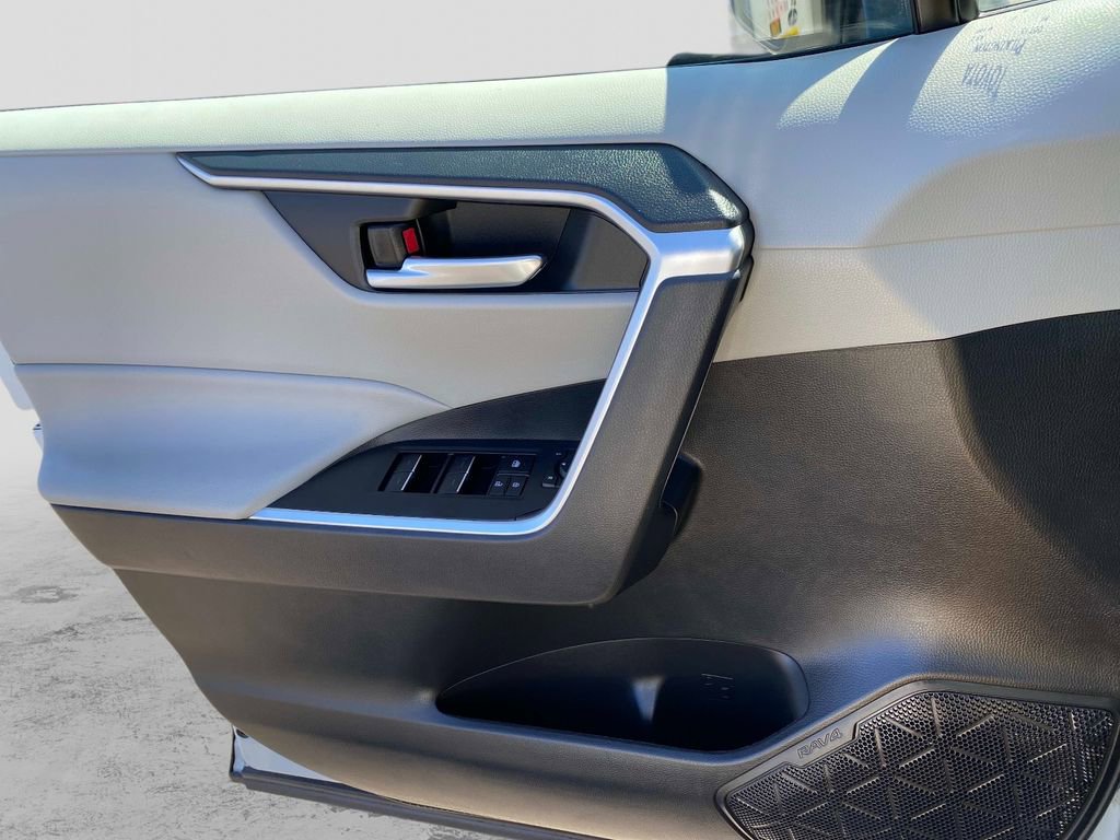 Used 2024 Toyota RAV4 XLE w/ Convenience Package image 23