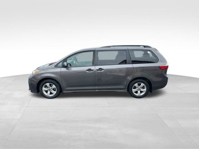 Used 2020 Toyota Sienna L image 2