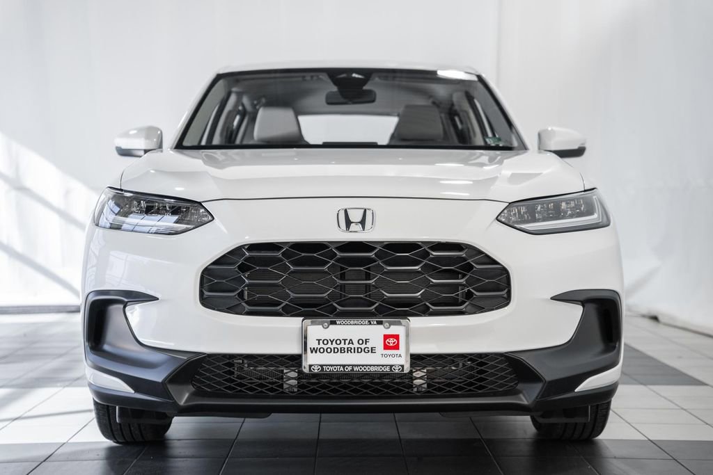 Used 2025 Honda HR-V LX image 2