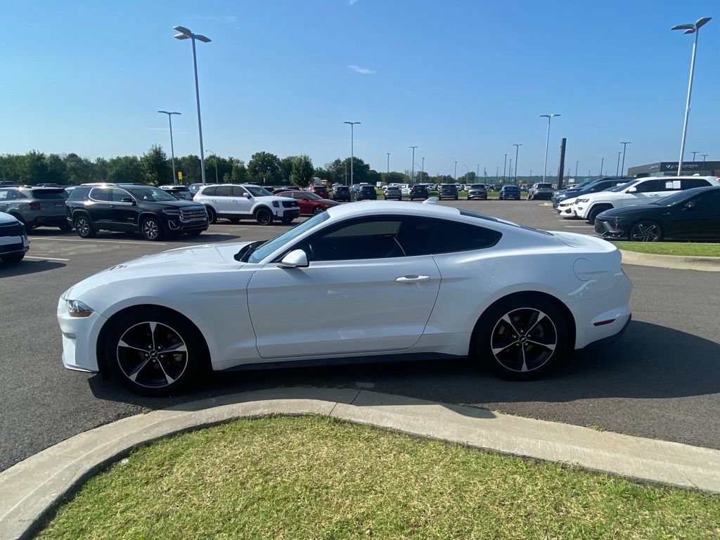 Used 2020 Ford Mustang Coupe RWD image 4