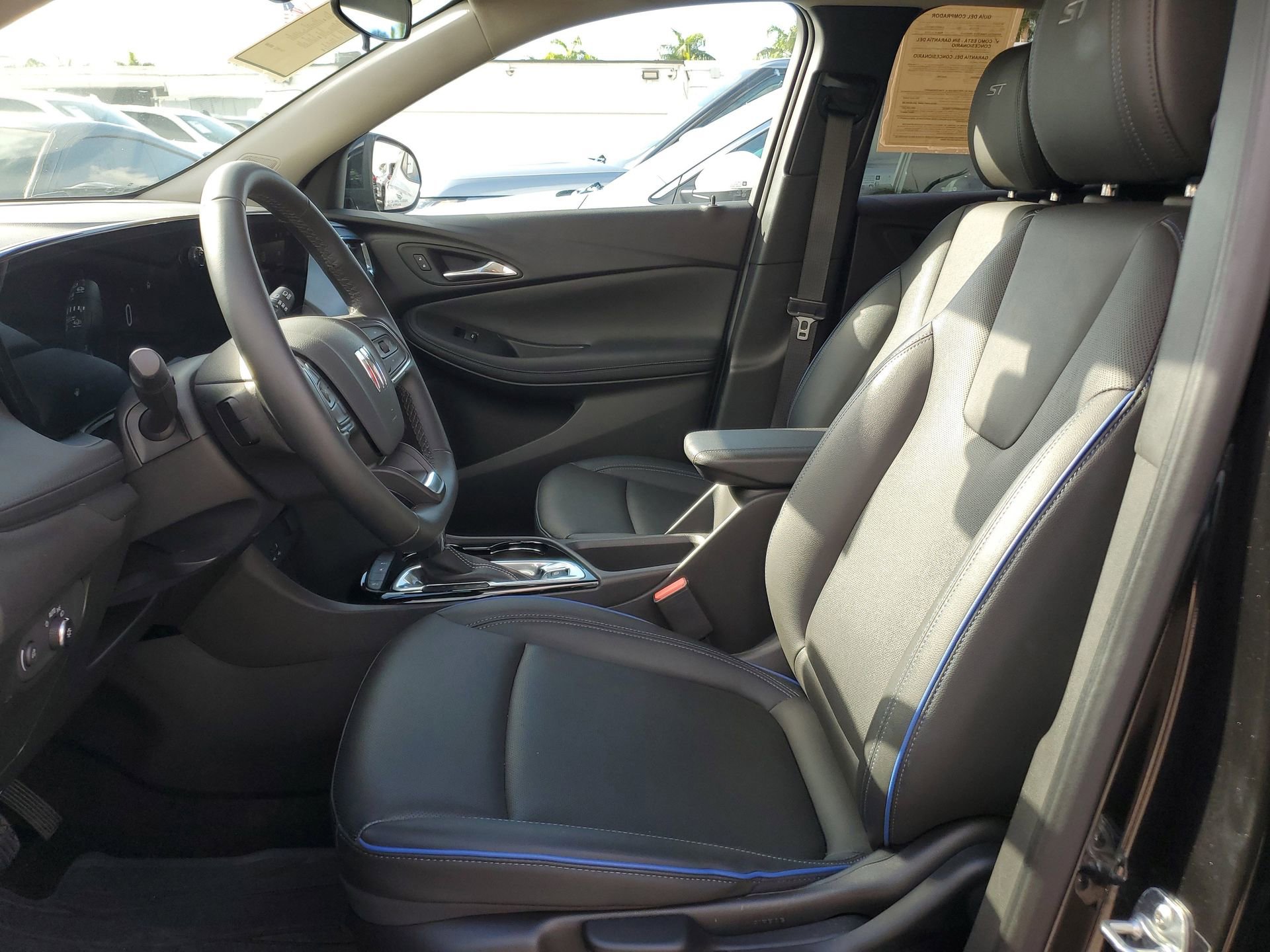 Used 2025 Buick Encore GX Sport Touring image 20