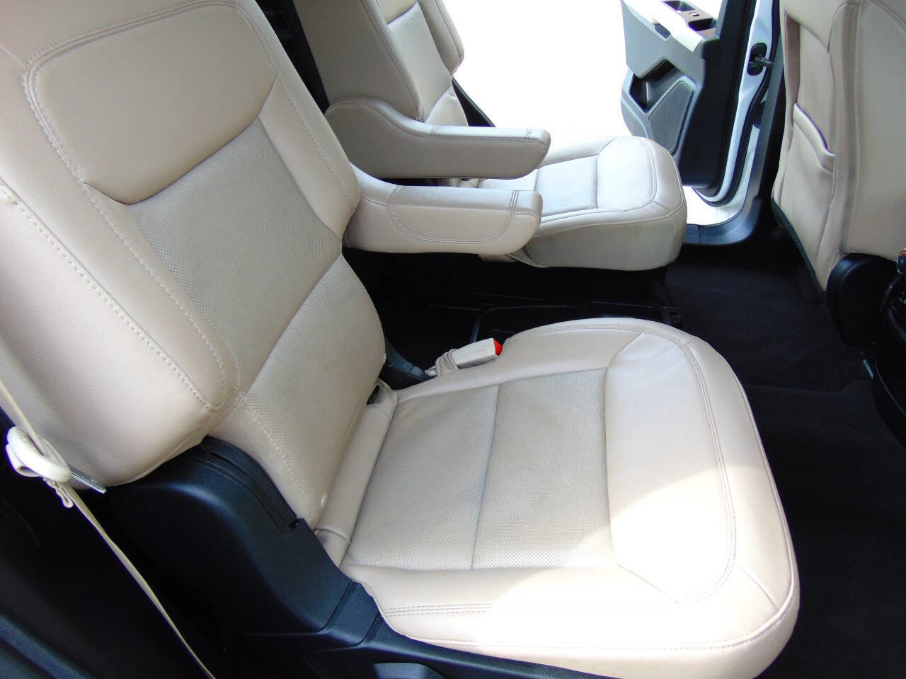 Used 2021 Ford Explorer Limited AWD/4WD image 18