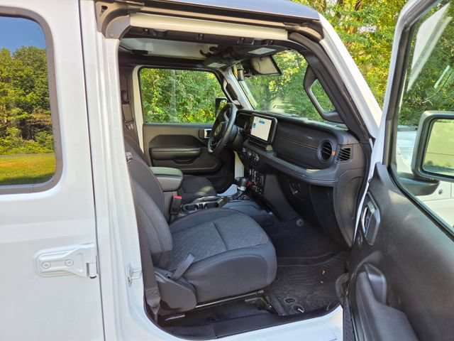 Used 2024 Jeep Gladiator Mojave w/ Technology Group AWD/4WD image 24