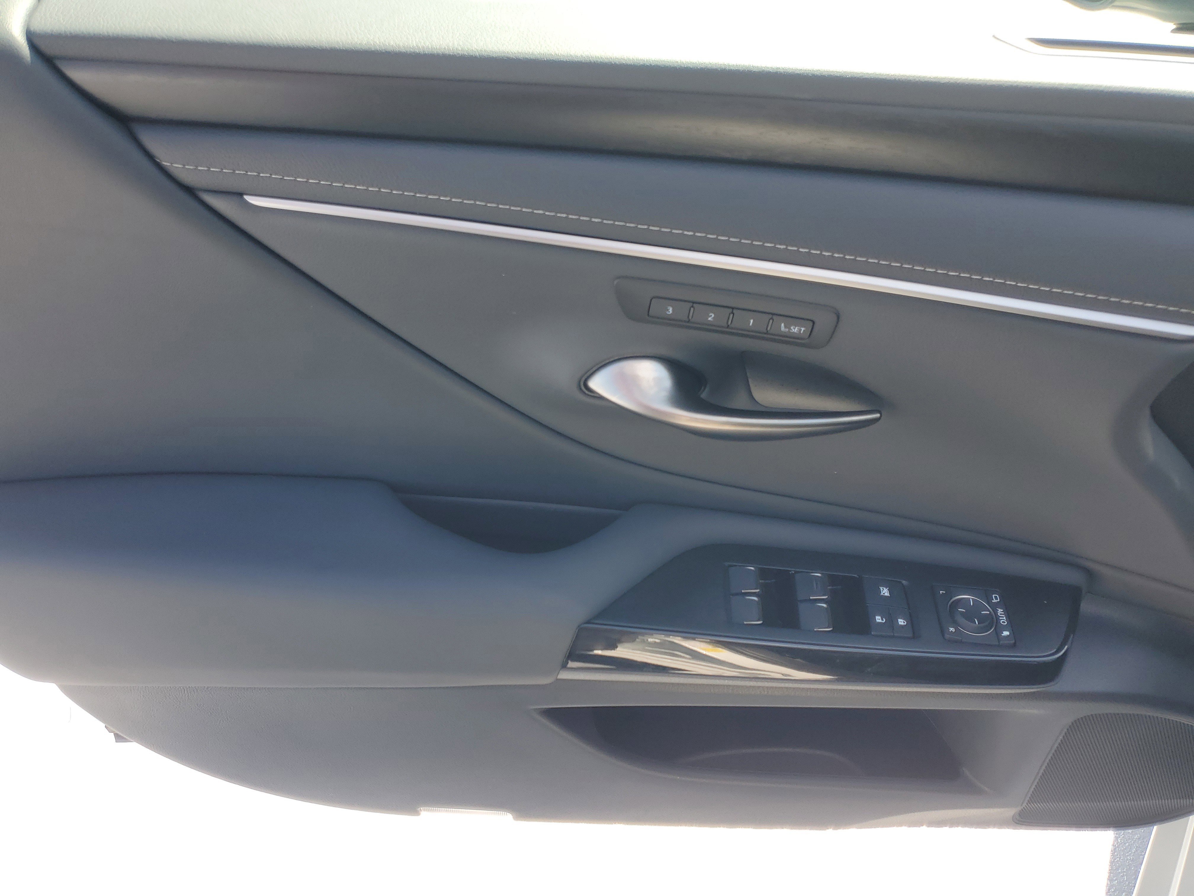 Used 2025 Lexus ES 350 w/ Premium Package FWD image 20